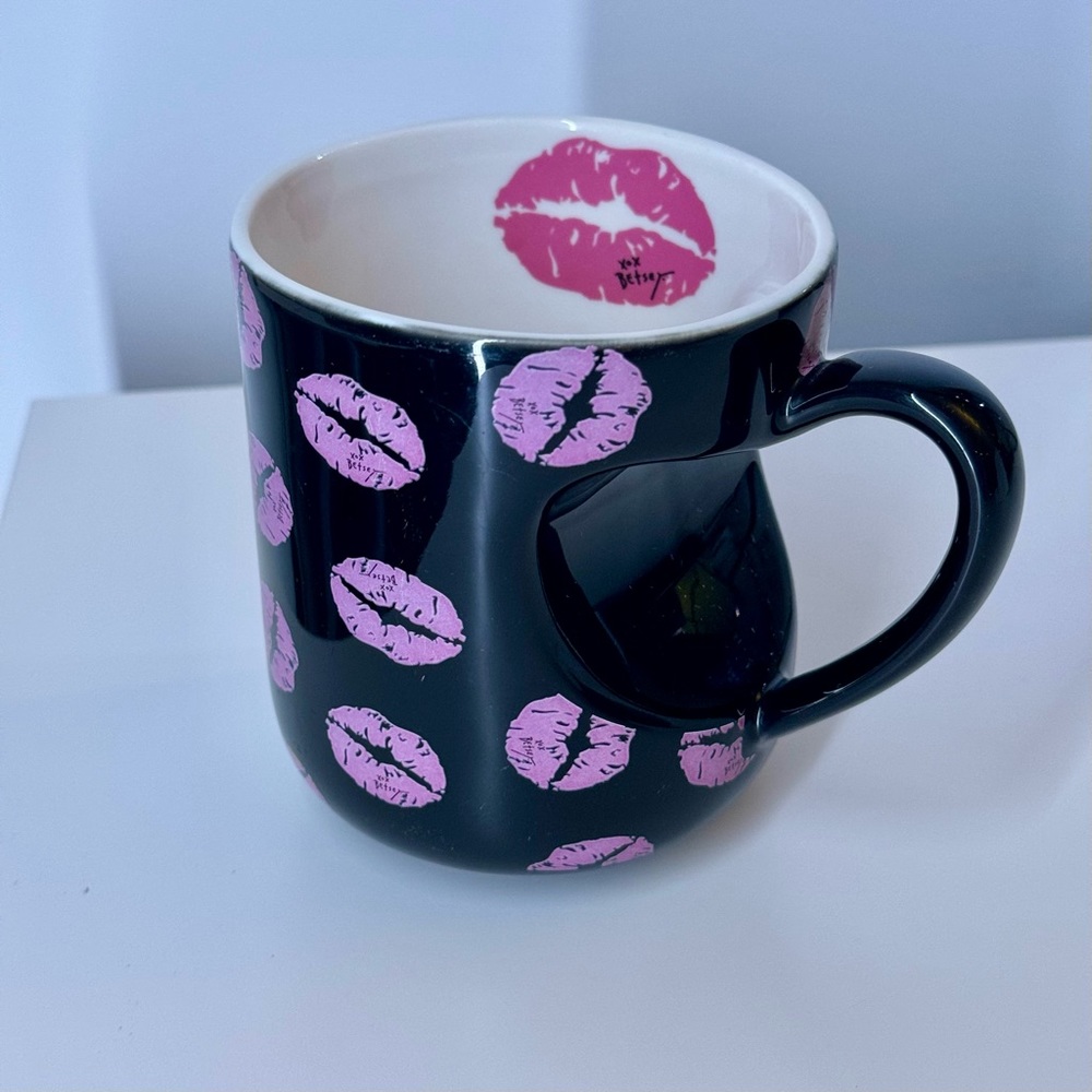 Betsey Johnson Lips XO Coffee Mug 💋